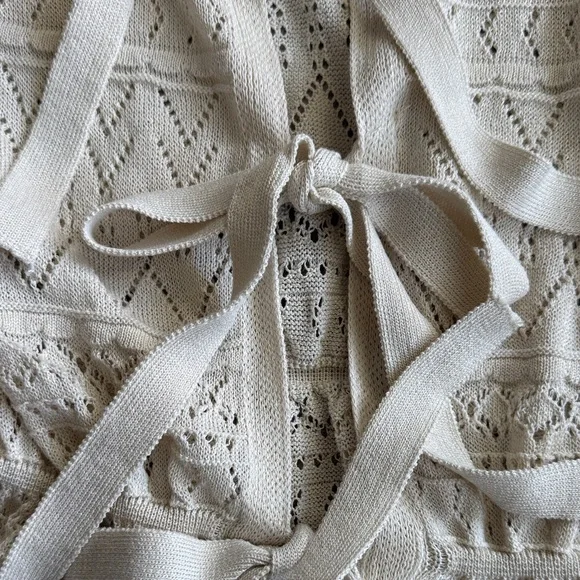 Chic Beige Knit Blouse with Bow Accents - Picture 8 of 14